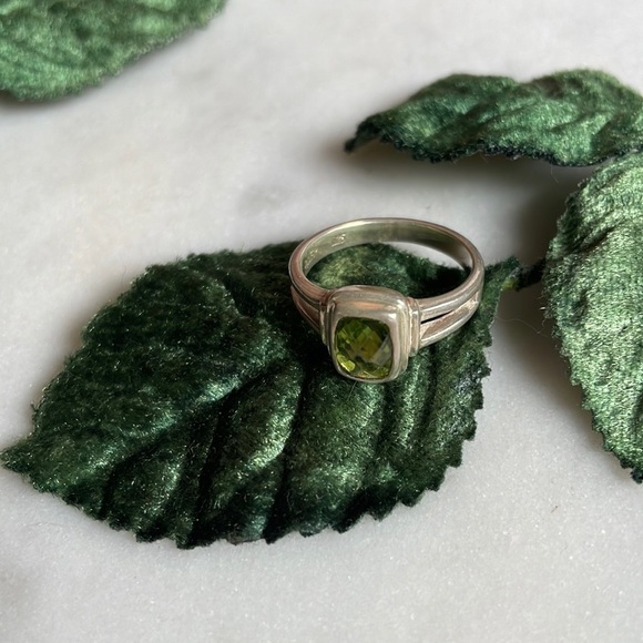 Bask | Silver Faceted Peridot Ring | 7 - Picture 3 of 14